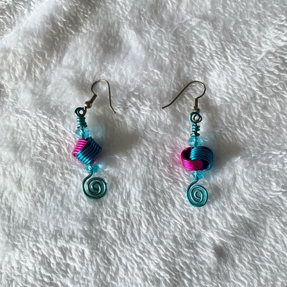 Curved wire earrings